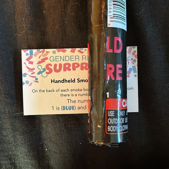 Gender reveal Smoke Bomb stick (Blue for boy) - Picture 3 of 5
